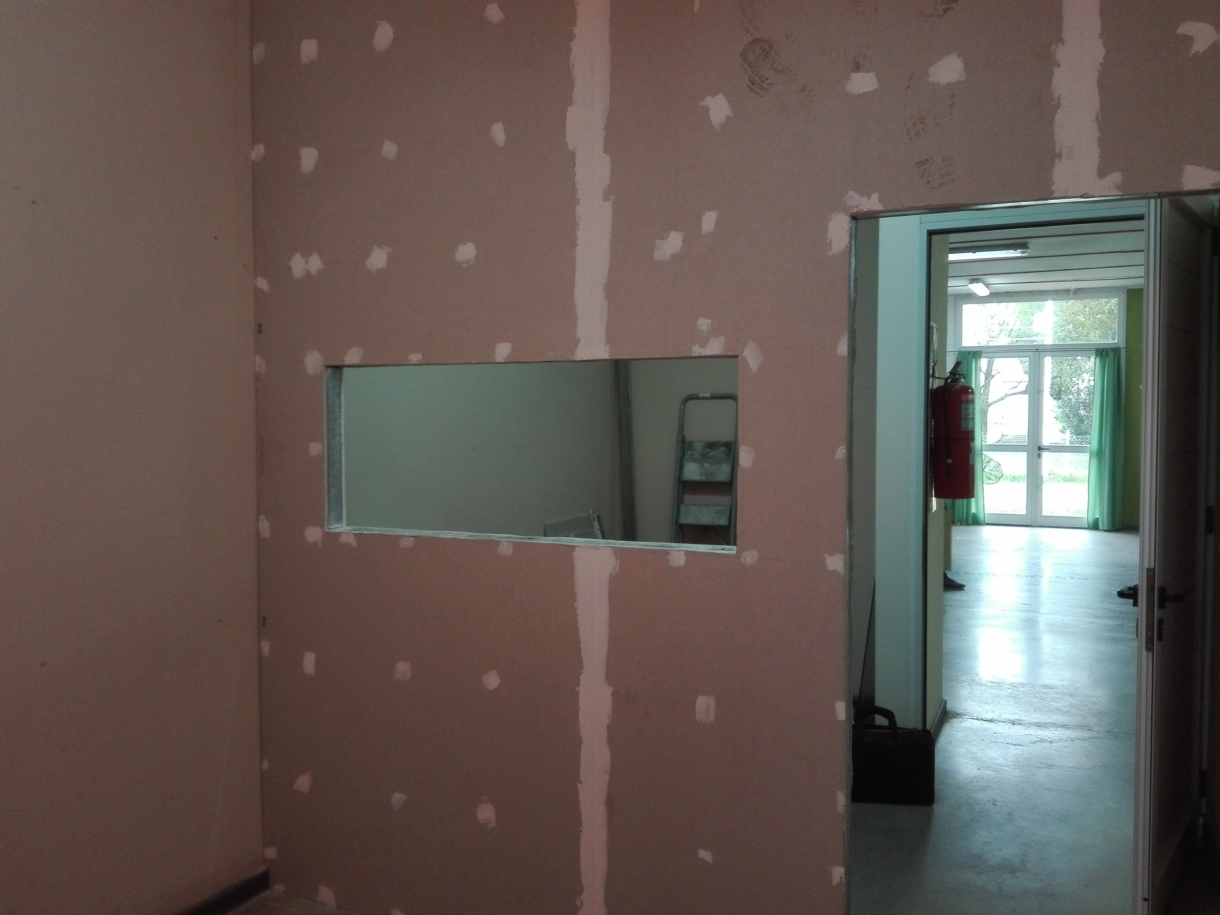 Villa General Savio: Avanza la construcción de la Radio Escolar en la Escuela 5 “Irma Garro de Eseverri”