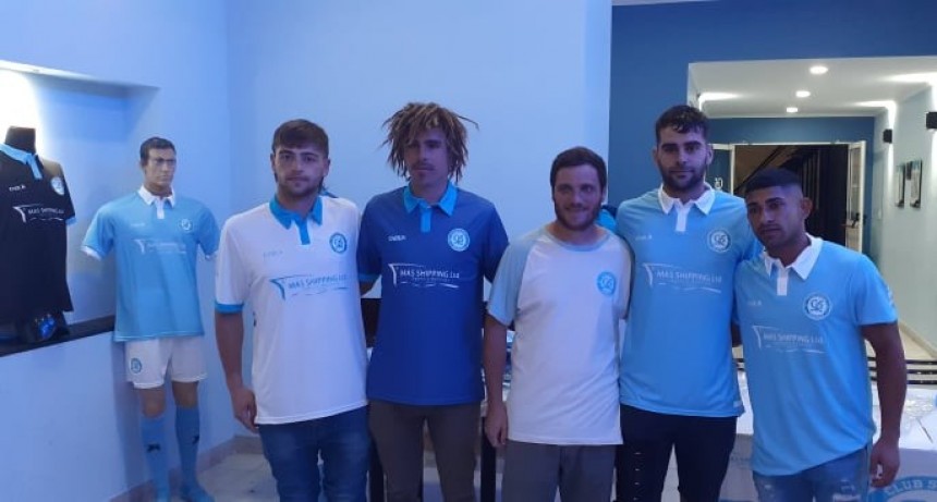 Social presentó su nueva camiseta