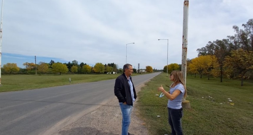La concejal Ricciardelli recorrió el camino de la costa con funcionarios de vialidad
