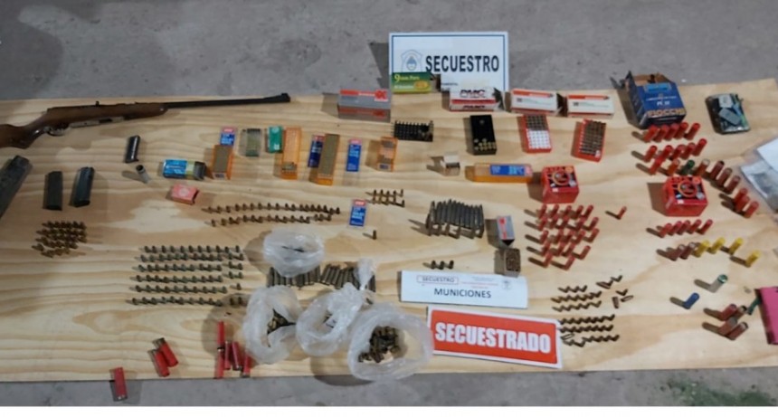 Marihuana, granadas y armamento encontraron en una casa en Pérez Millán