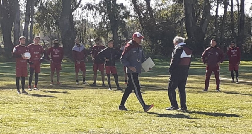 Defensores recibe a Atlético Paraná con modificaciones