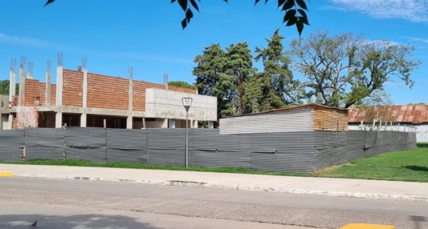 Villa Ramallo: La empresa que construye el edificio del Banco Provincia frenó la obra