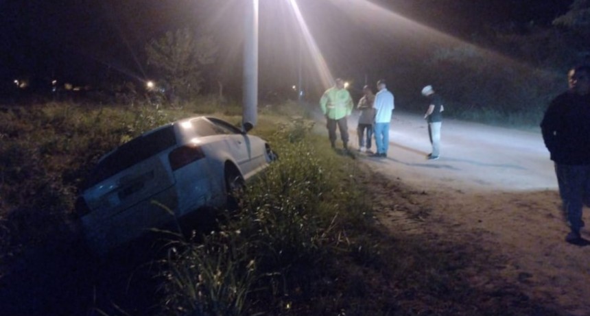 Jornada agitada en Ramallo: vuelco, despiste y aprehensión por intento de fuga