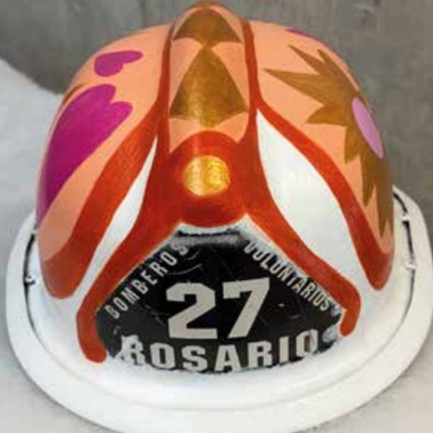 Arte y memoria: &ldquo;Cascos Solidarios&rdquo; llega a Rosario con una propuesta que transforma el dolor en compromiso