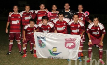 Defensores arrancó mal y cuando se recupero, chocó con Mazón