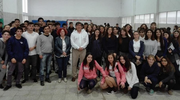 Conferencia del Ingeniero Fernando Favaro en el Instituto Ramallo.