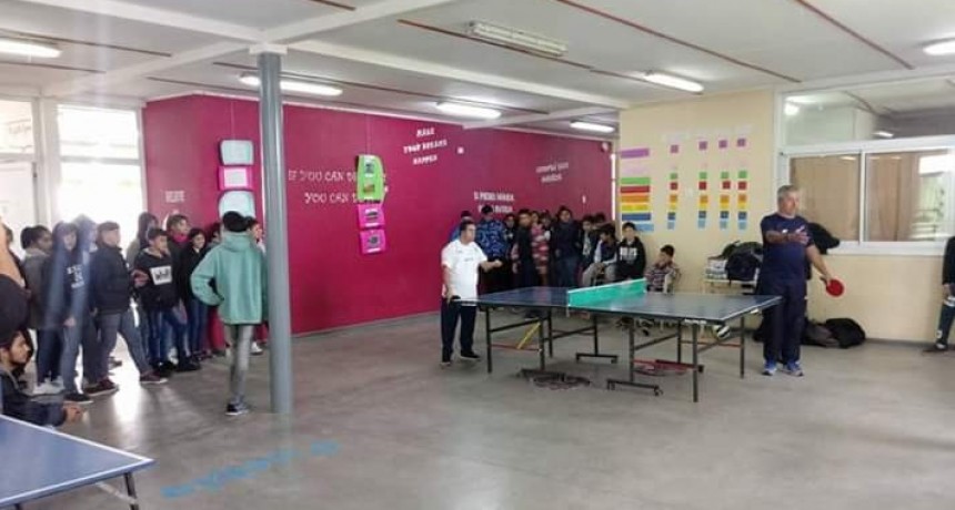 Un campeón mundial visitó Sánchez