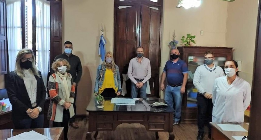 El Intendente entregó subsidios a instituciones educativas de dos localidades