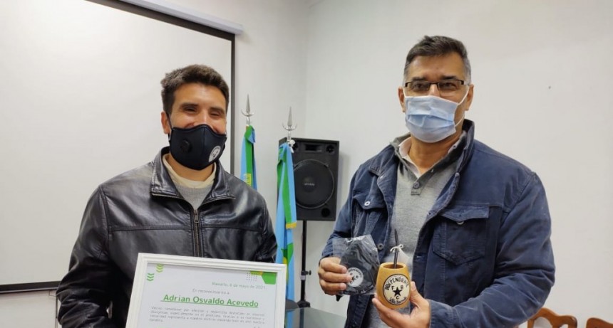 Reconocimiento a Adrián Acevedo