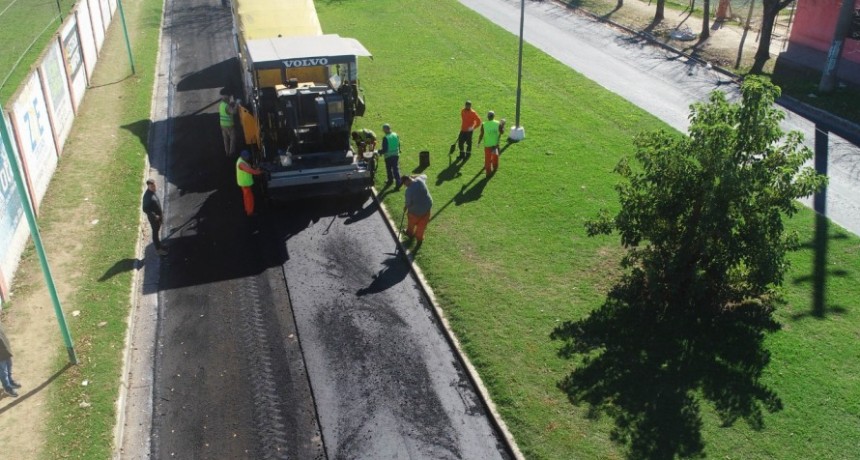 Comenzó la segunda etapa con la capa superior de asfalto en la obra de avenida Savio en Ramallo