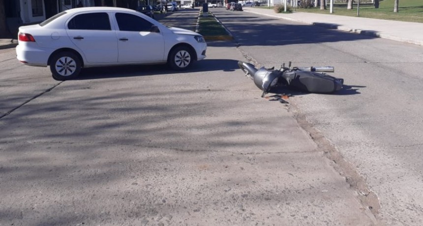 Accidente en Villa Ramallo: Bomberos Voluntarios acudió al rescate en un choque impactante