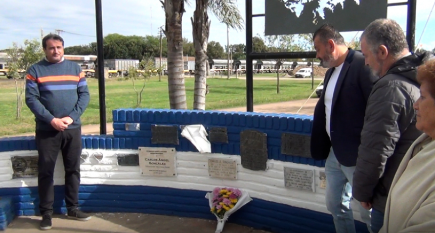 Autoridades municipales, familiares, vecinos y estudiantes se reunieron en el espacio de la memoria para recordar al soldado Carlos Ángel González