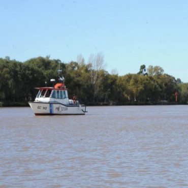 Prefectura busca a un joven y su papá