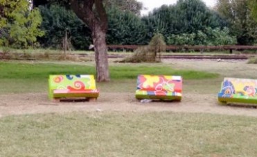 La Juventud radical sali&oacute; a ponerle color a la plazoleta