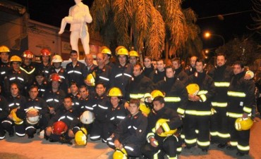 Se inauguró la estatua en Homenaje a los Bomberos voluntarios de Ramallo