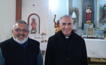 Monseñor Santiago celebró misa en la parroquia San Juan Bautista