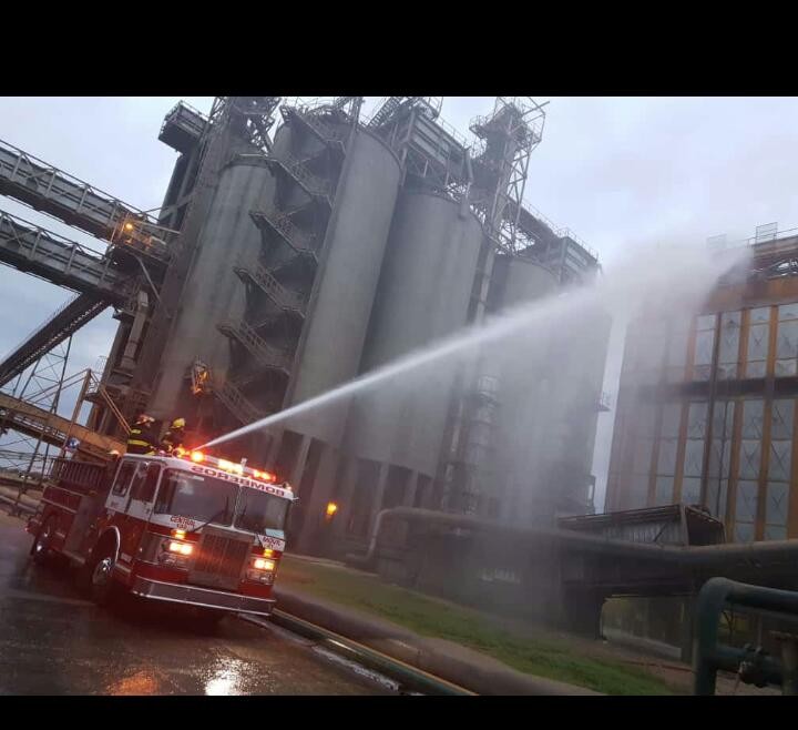 Asi trabajan los bomberos voluntarios en Bunge