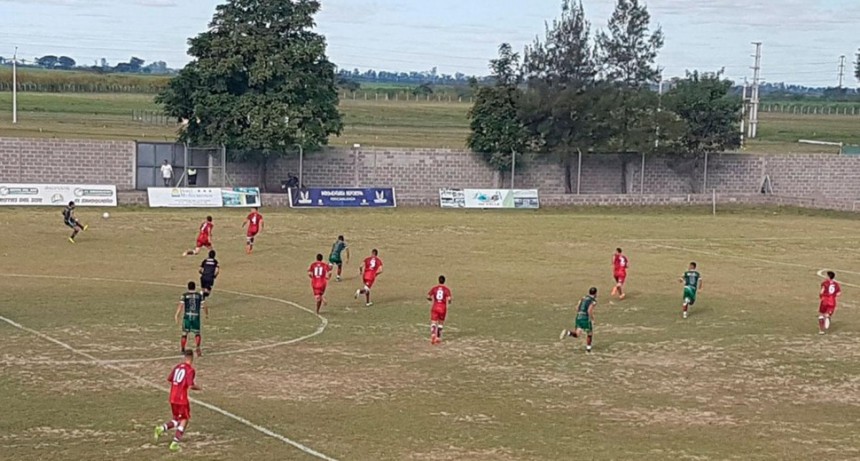 Defensores ganó en Tucumán pero no le alcanzó