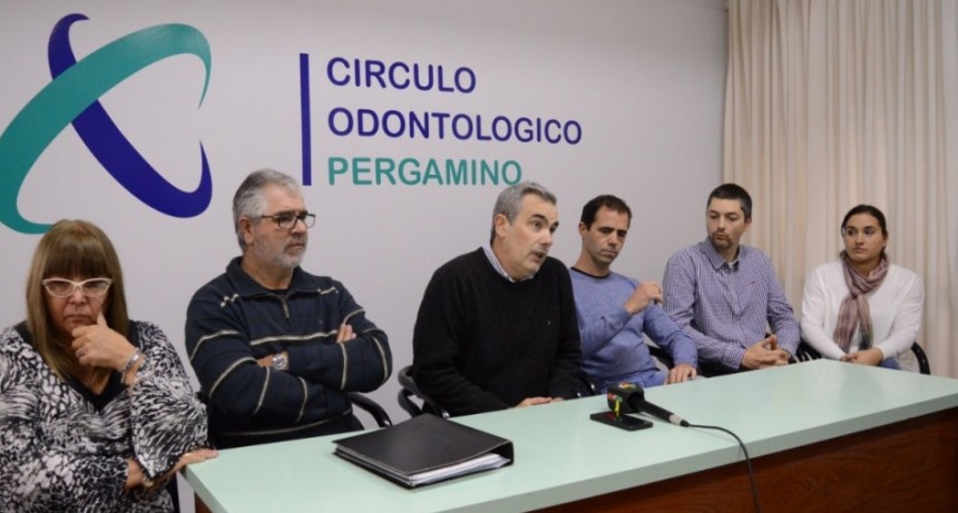 Odontólogos: Buscan avanzar en la solución definitiva