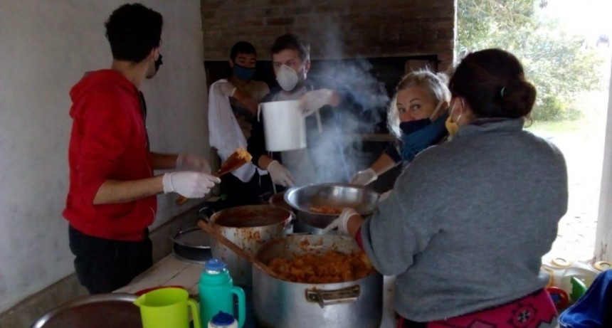 Olla popular en barrio Valle de Oro