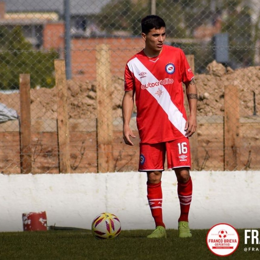 Mateo Coronel: “Mi meta es debutar en la primera de Argentinos y ganarme un lugar” 