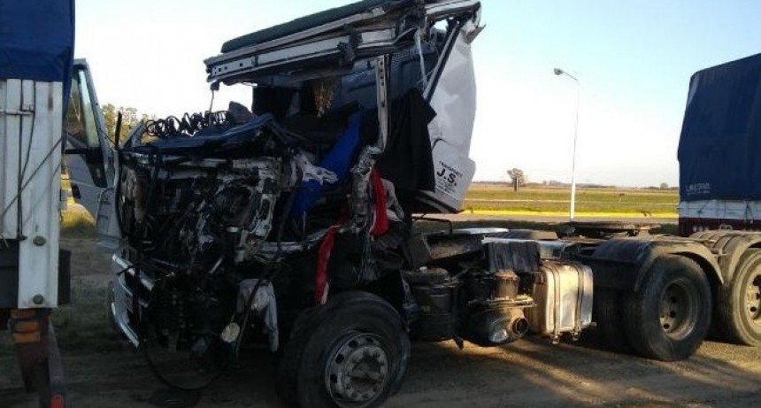 Choque en la ruta 9 entre dos camiones