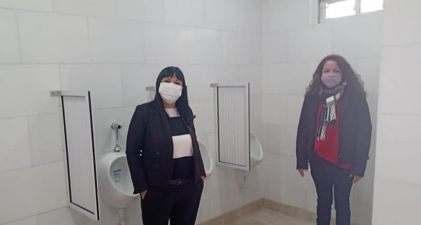 Profesora Romero “Se finalizó la reparación de los baños de la Escuela Secundaria 1 fue una inversión muy importante la que realizó el gobierno de la provincia de Buenos Aires”