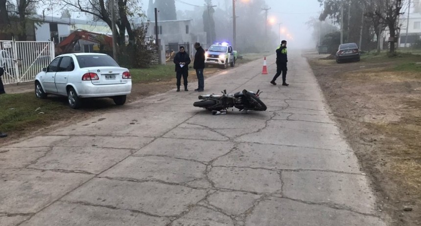 Un joven que viajaba en moto sufrió lesiones graves