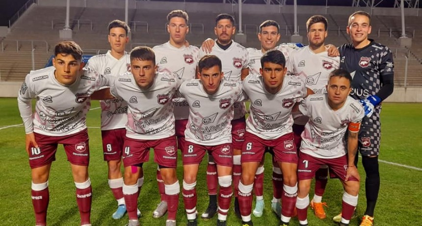 Defensores perdió con Douglas y renunció Diego Yaworski