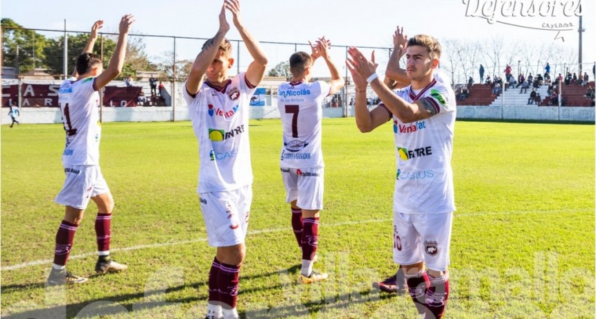 Torneo Federal A: Defensores visita a Independiente en el debut de Sergio Maza