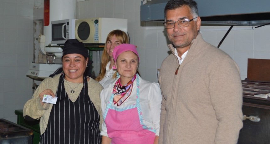 Entregaron Carnets de Manipuladores de Alimentos: promueven desde el Gobierno local la seguridad alimentaria