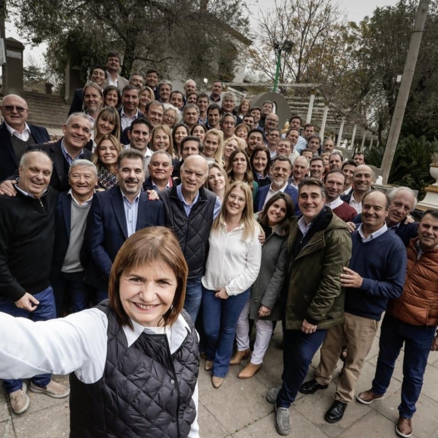  Patricia Bullrich se reunió con 100 precandidatos a intendente, enfatizando un proyecto de cambio profundo