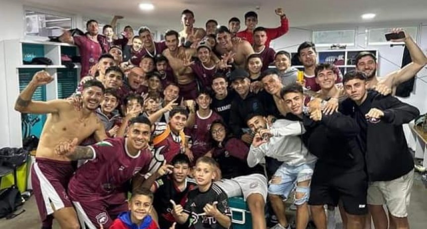 Defensores goleó a DePro con fútbol de alto vuelo y sigue solo en los más alto de la tabla 