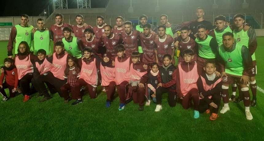 Torneo Federal A: Defensores reaccionó en el segundo tiempo y lo empato