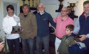 Copa en primera y trofeo en cuarta para los granates