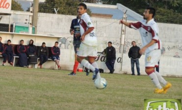 A puro f&uacute;tbol y goles Defensores se meti&oacute; en zona de clasificaci&oacute;n