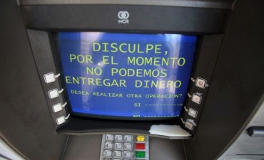 Cajeros automáticos sin dinero,  una historia que se repite