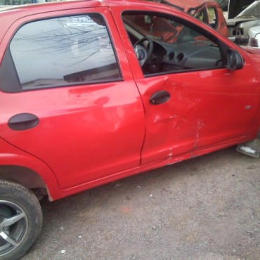 Choque entre una moto y un auto en Ramallo