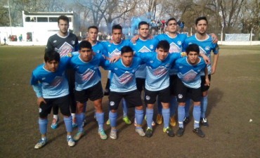 Rojo dejo en el camino a un duro Social y se metió en semifinales
