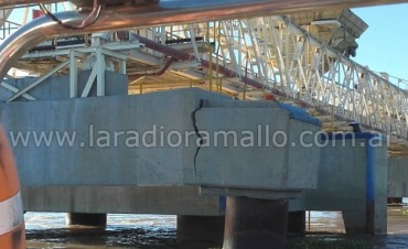 Un buque golpeó el Muelle