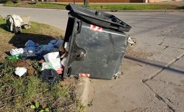 Fueron tres los contenedores destruidos