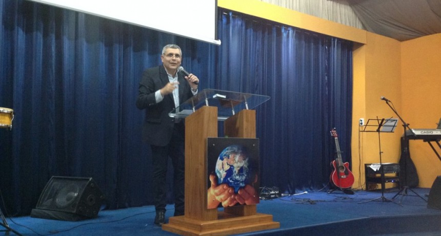 Entrevista al Pastor Mario Rosales