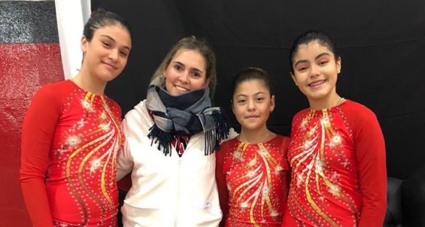 Abril Grottini fue campeona y Xiomara González tercera en el  Regional de Patín