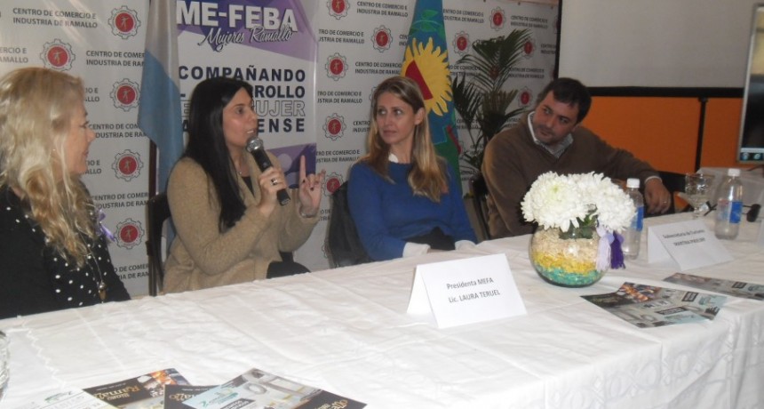 Teruel “Este encuentro fue muy positivo, me voy muy contenta de ver el compromiso de la comisión del Centro de Comercio