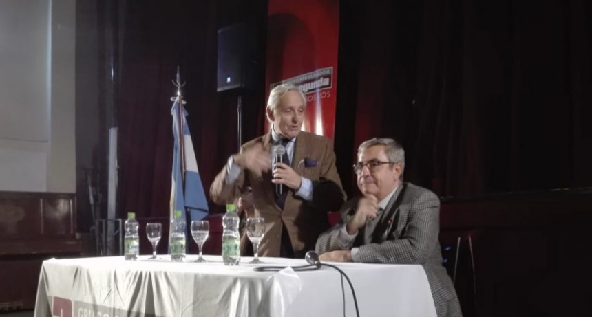Rosendo Fraga brindó en el Auditorio Libertador un detallado informe de la coyuntura electoral