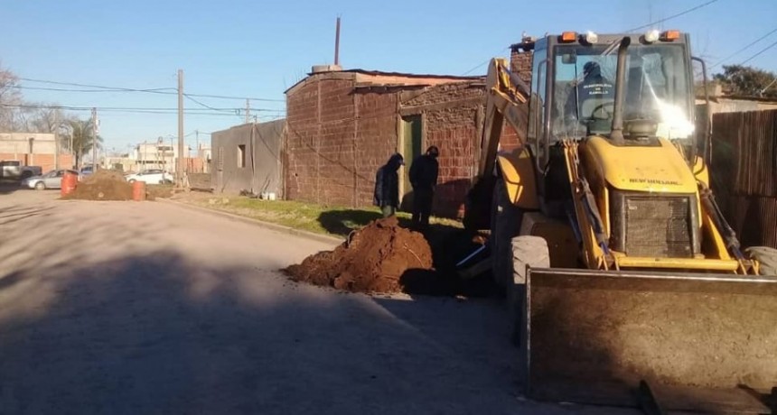 La municipalidad de Ramallo trabaja en el recambio de la red cloacal por múltiples roturas en villa Ramallo
