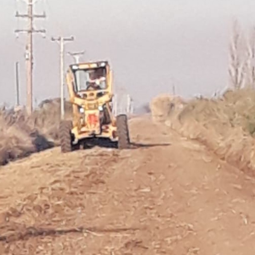 La municipalidad de Ramallo se encuentra realizando trabajos de mejoras en el camino a la escuela 10 en Villa General Savio