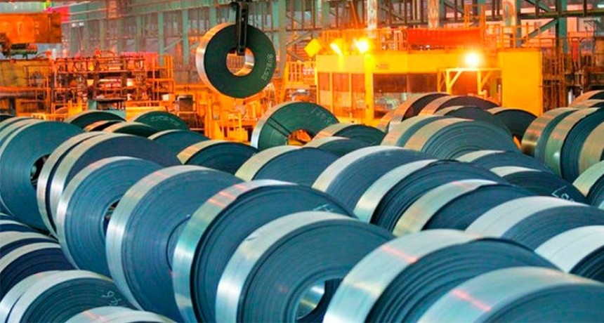 Economía: La producción de acero aumentó un 24,1% respecto a mayo, pero cae 41,4% interanual