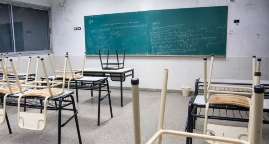 Un grupo de padres expresó su malestar por el ausentismo docente