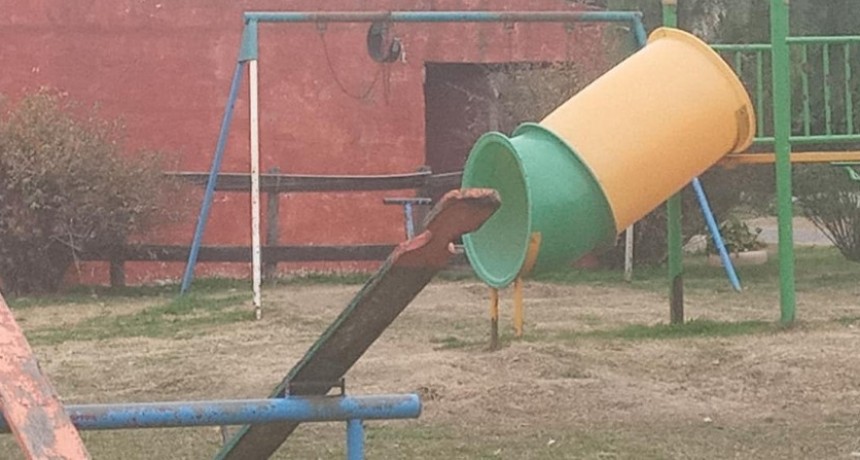 Los ediles frentistas pidieron por el estado de las plazas